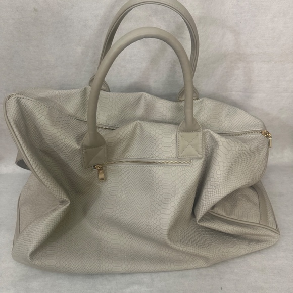 Tote N Carry Faux Crocodile Weekender Bag New with tags 22 x 13 x 12" RARE - Picture 3 of 4